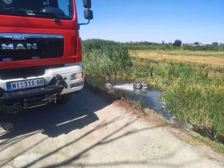 Klisa, teška saobraćajna nesreća, troje mrtvih, izvlačenje
