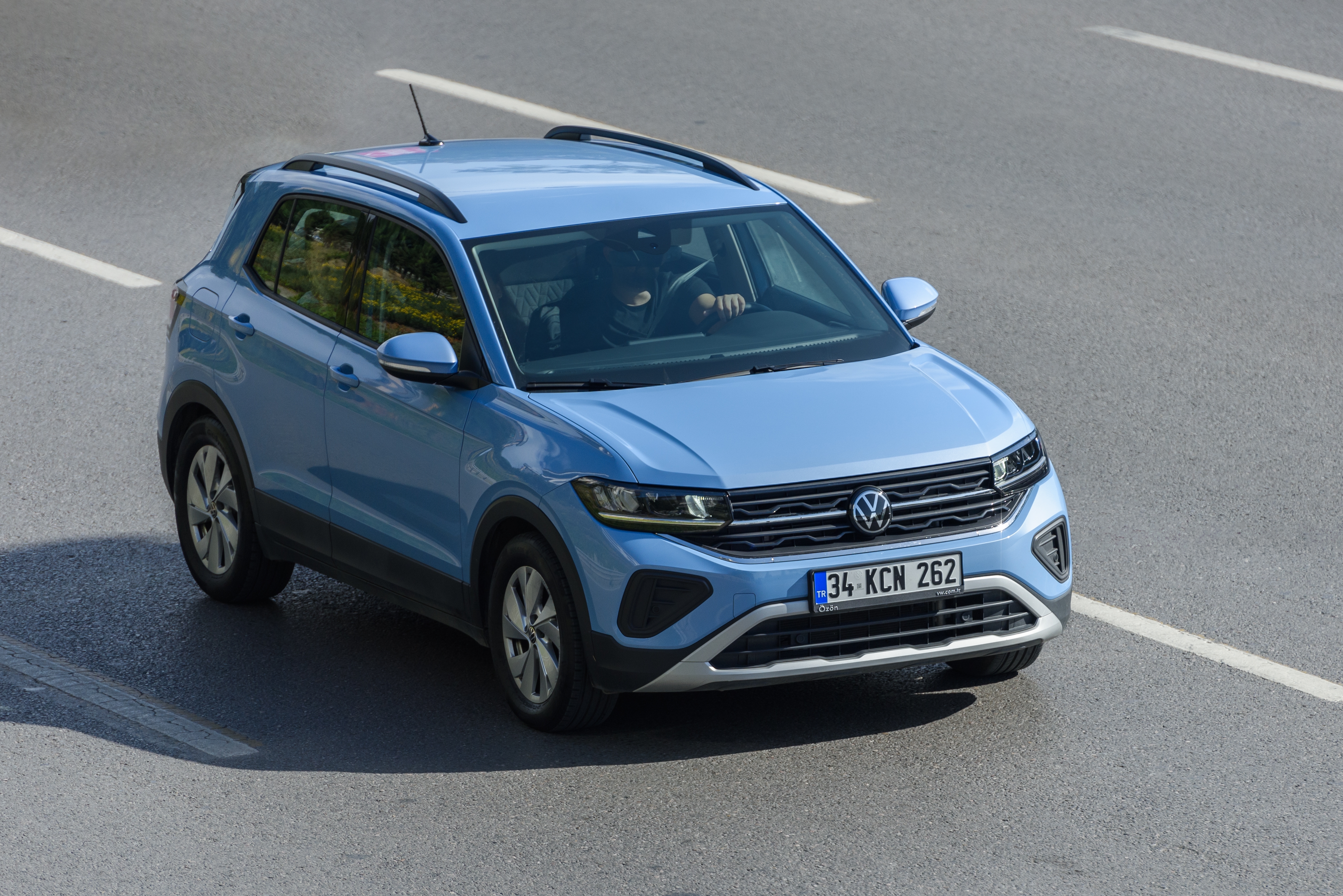 Volkswagen prvi put ugradio puni hibrid u Golf i T-Roc: Poznate i cene