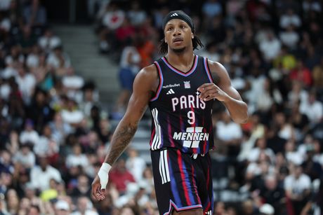 Lamar Stivens