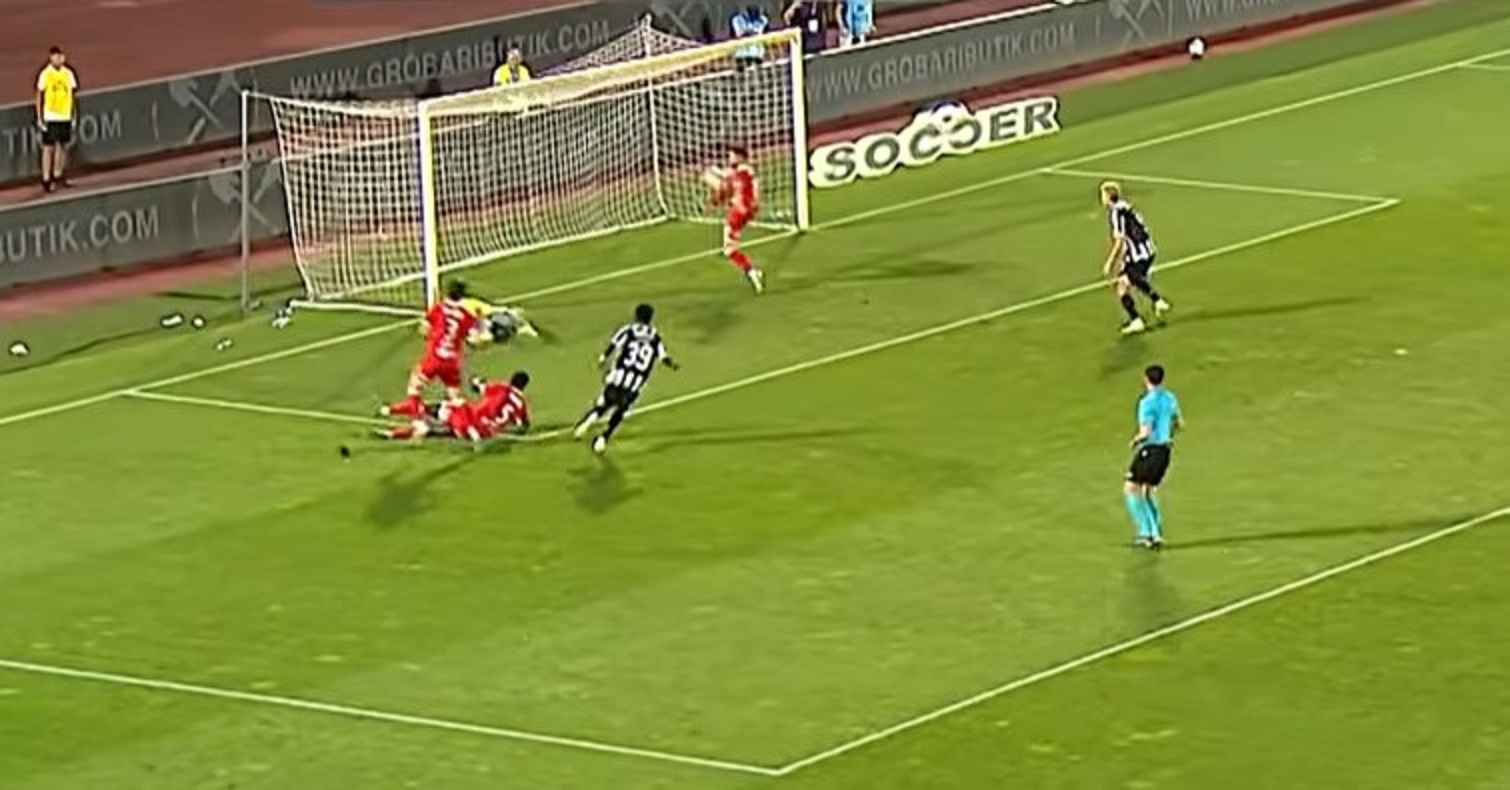 Autogol fudbalera iz Crne Gore u Humskoj, crno-beli se radovali zbog greške protivnika