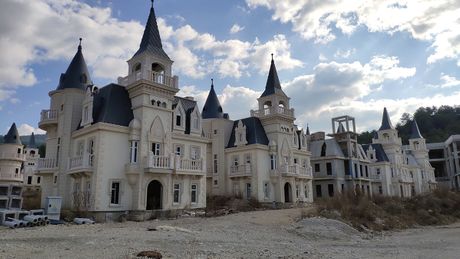 Grad duhova, Turska, Burj Al Babas