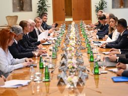 Đuro Macut, Andrej Babiš, Srbija, Češka