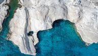 Jedna od najneobičnijih plaža na svetu: Turisti kažu da liči na površinu Meseca, a nalazi se u Grčkoj