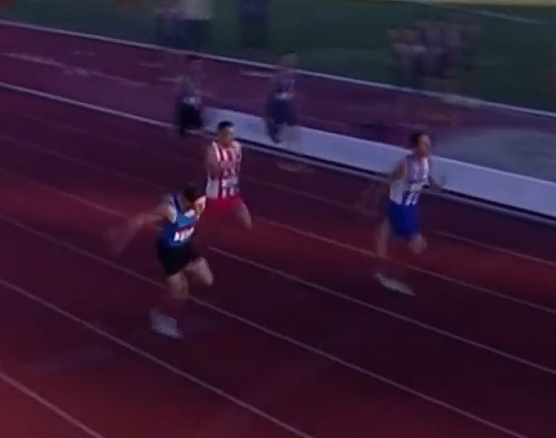 Ovo nikada niste videli u trci na 100 metara, atletičar mislio da je kraj, Aleksa 11. put u nizu najbrži Srbin