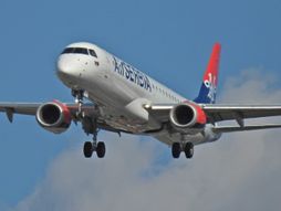 Air Serbia Embraer 195