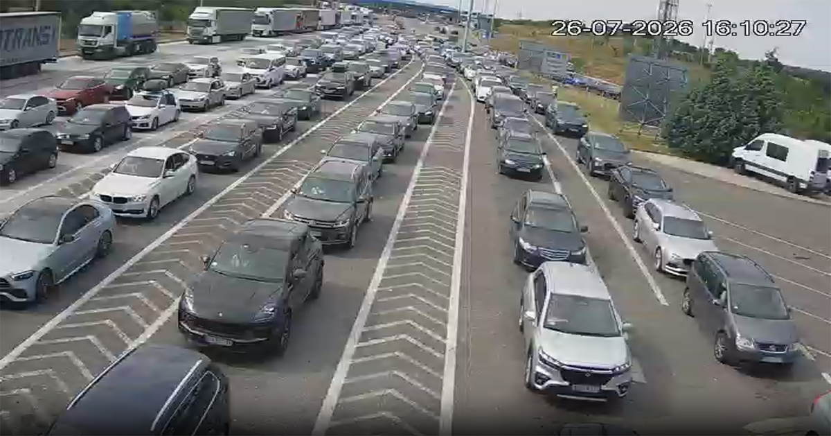 SLIKE SA GRANICA! Srbi krenuli na more pa zaglavljeni u kolonama: Opet kolaps na Evzoniju, Preševu, Bajakovu