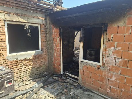Izgorela kuća u Ripnju