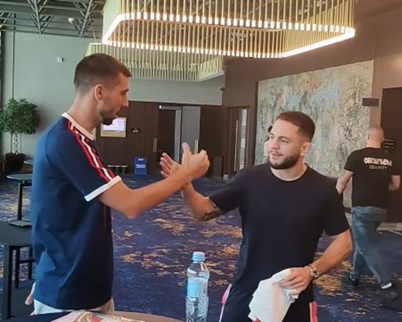 Ognjen Dobrić iznenadio Miloša Janičića, došao da mu pruži podršku pred UFC spektakl u Areni