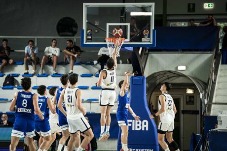Košarka U18 Srbija - Grčka