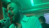 "Kako je tužno": Sloba Vasić se slomio pred publikom, jedva dolazio do daha, pa viknuo - Da li si me volela