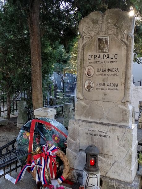 Dr Arčibald Rajs - grob