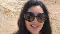 Skinula se Dragana Mirković: Skroz se opustila u Španiji, na plaži pokazala noge u Marbelji
