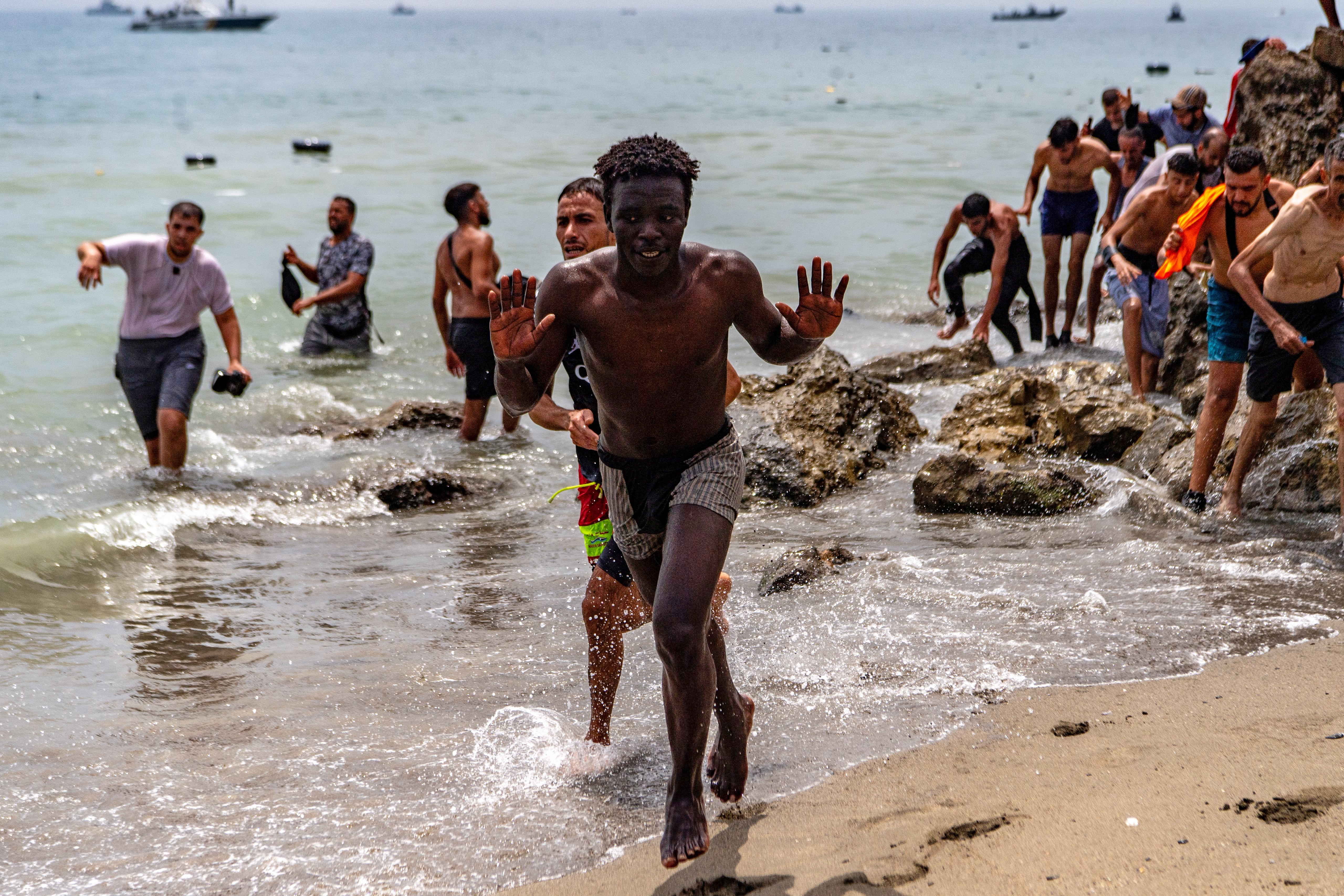 Sve više mrtvih migranata koji su pokušali da preplivaju do Seute: Španija morala da rasporedi vojsku