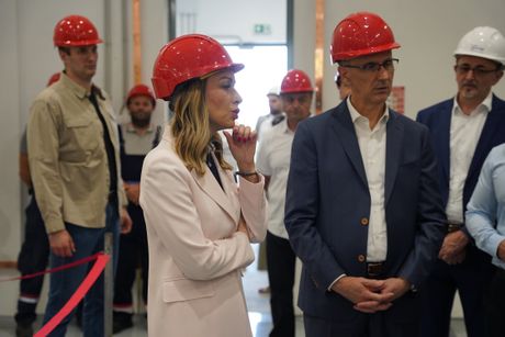 Trafo stanica Surčin, Premijer Đuro Macut