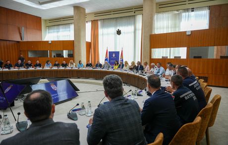 Ministar Ivica Dačić, Ministar Krkobabić, Dobrovoljna Vatrogasna Društva