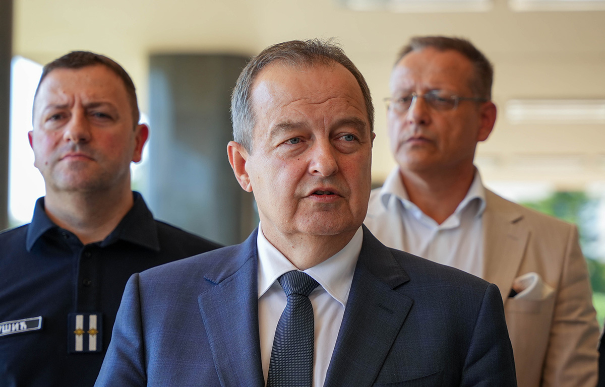 Ivica Dačić otkrio detalje o akciji policije: Šefovi bande organizovali krijumčarenje preko 900 ljudi!