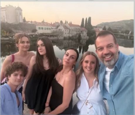 Sloboda Mićalović, Vera Ćetković