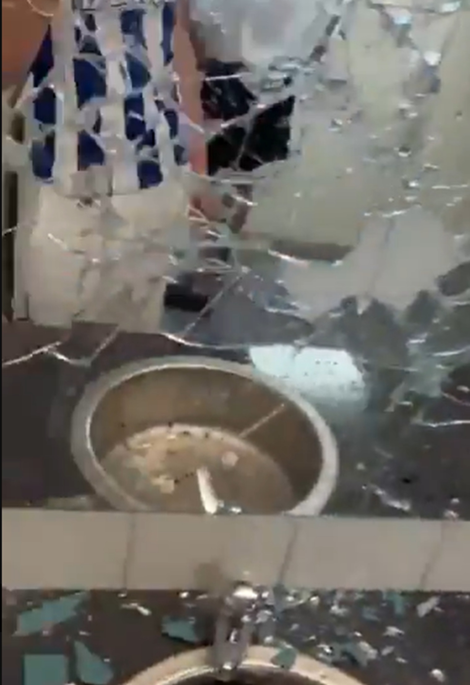 Nezapamćen vandalizam u Evropi, Šveđani demolirali stadion nakon utakmice, nema šta nije polomljeno