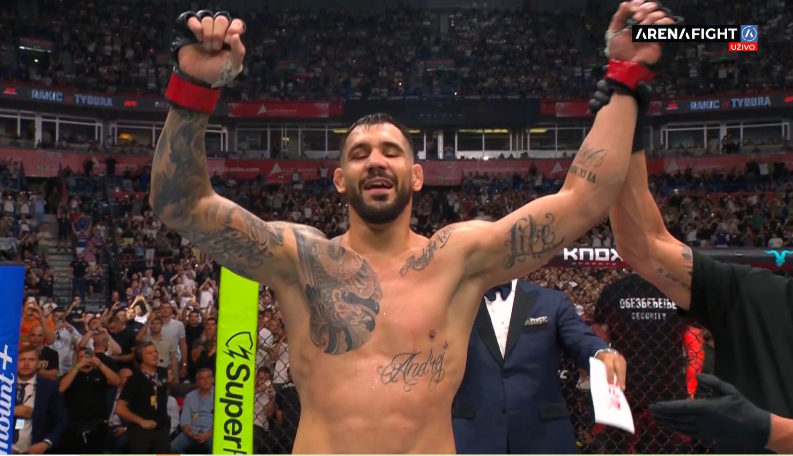 Aleksandar Rakić slomio Tiburu i debitovao pobedom u teškoj kategoriji UFC: Srbin emotivno slavio u Beogradu!