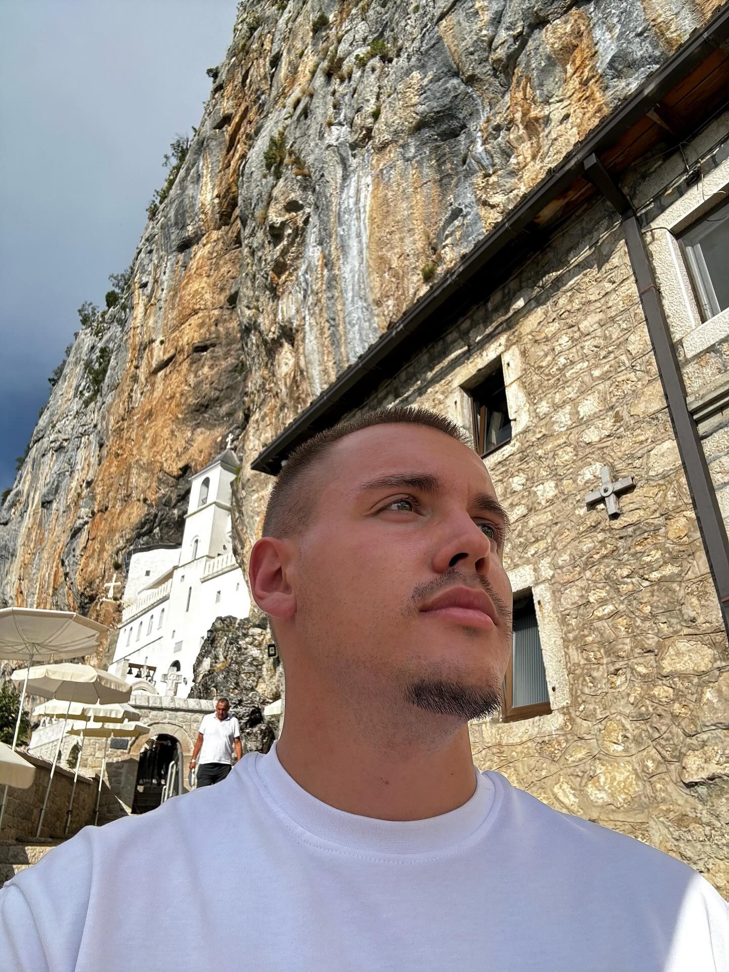 Pukla Tikva! Gastoz prevario Anđelu: Sve javno obelodanio ON "Proveo je noć sa njenom drugaricom..."