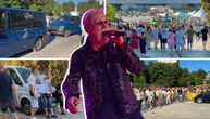 Evo šta smo zatekli ispred Koševa! Tapkaroši na svakom ćošku, stigla vojska, a evo koliko košta VODA