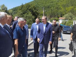 Aleksandar Vučić, Milorad Dodik