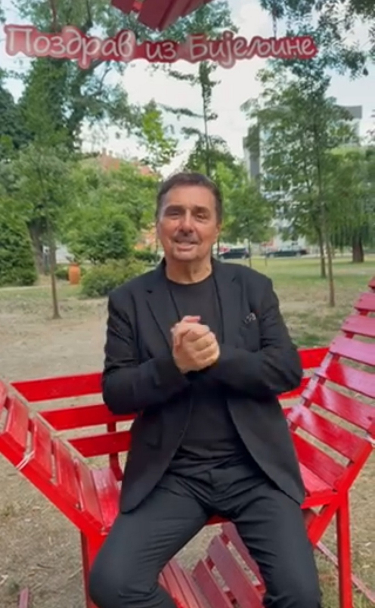 BIJELJINA UZ KEBU: Dragan Kojić snimo spot za novu pesmu - "Uvertira za "Tašmajdan"