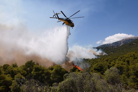Grčka helikopter požari