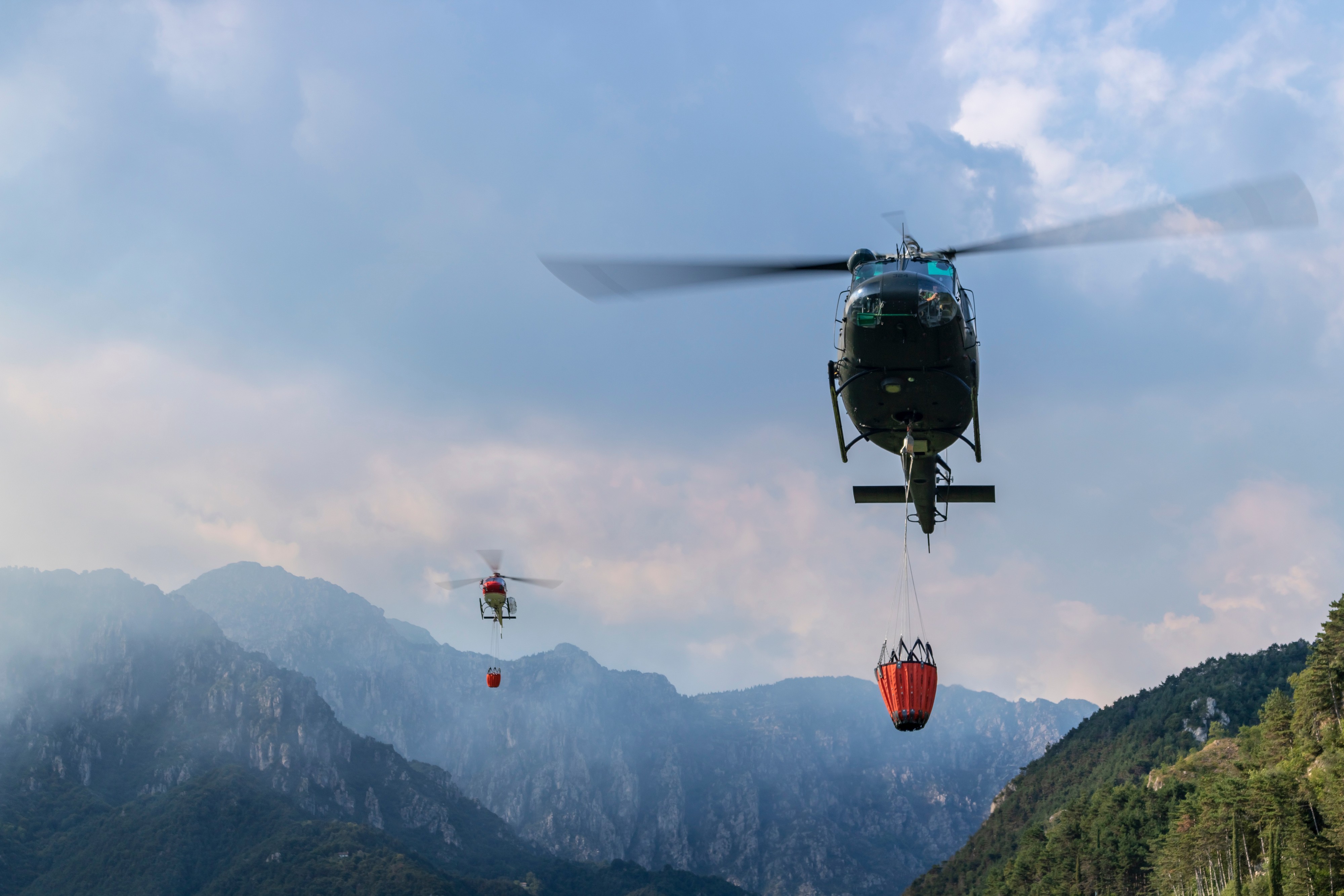 Helikopteri gase požar na Cetinju, vatrena stihija ne posustaje: "Situacija na terenu je izuzetno ozbiljna"