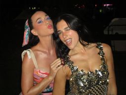 Kejti Peri, Dua Lipa