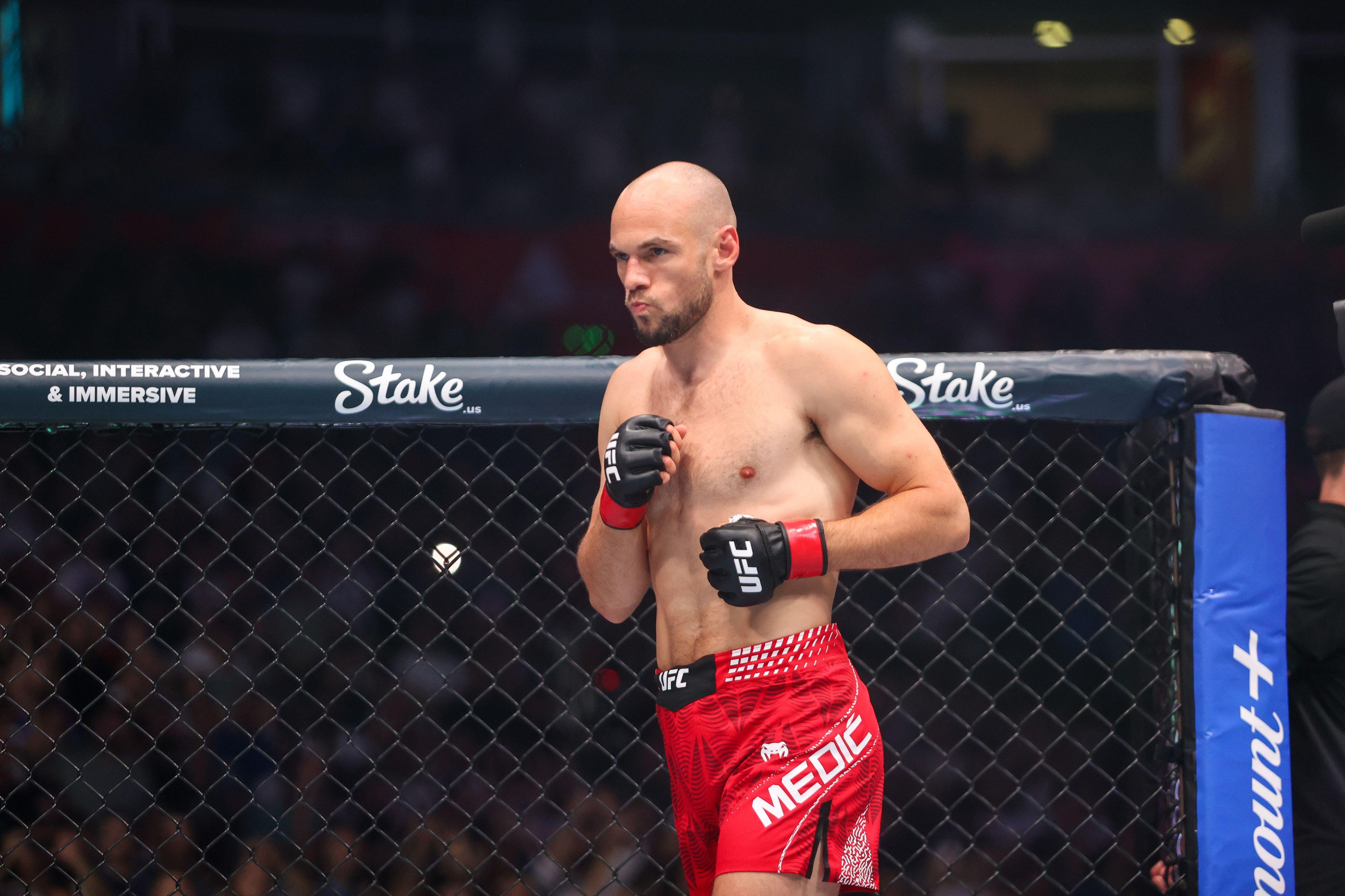 Bio je građevinac, konobar, ribolovac, radio na Aljasci, sada je Uroš Medić najveća UFC zvezda Srbije