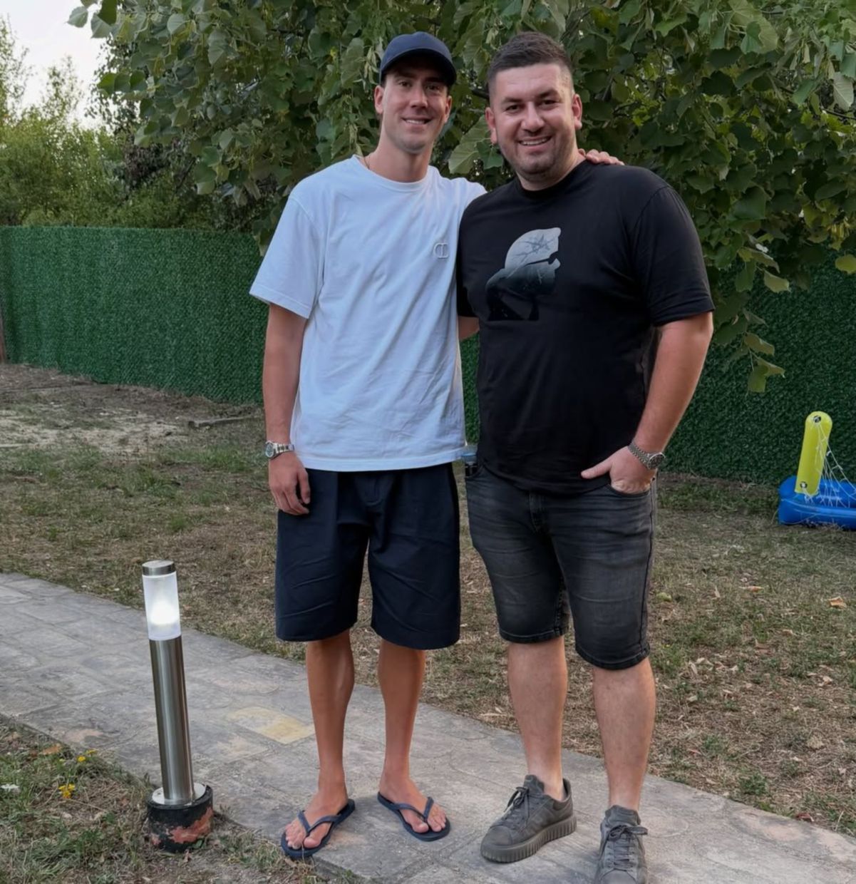 Dušan Vlahović u Torinu u društvu srpskog pevača: Nije mu palo teško što Juventus ima novu "devetku"