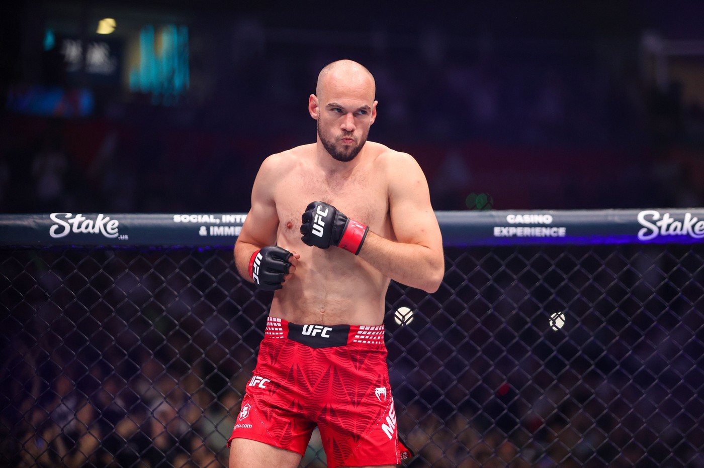 Uroš Medić posle pobede na UFC Beograd otišao u Novi Sad: Hit snimak iz Laze Telečkog, oborio rekord na ulici!