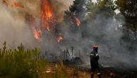 Dramatični prizori sa Halkidikija, vatra guta kuće, turiste evakuišu sa plaže!