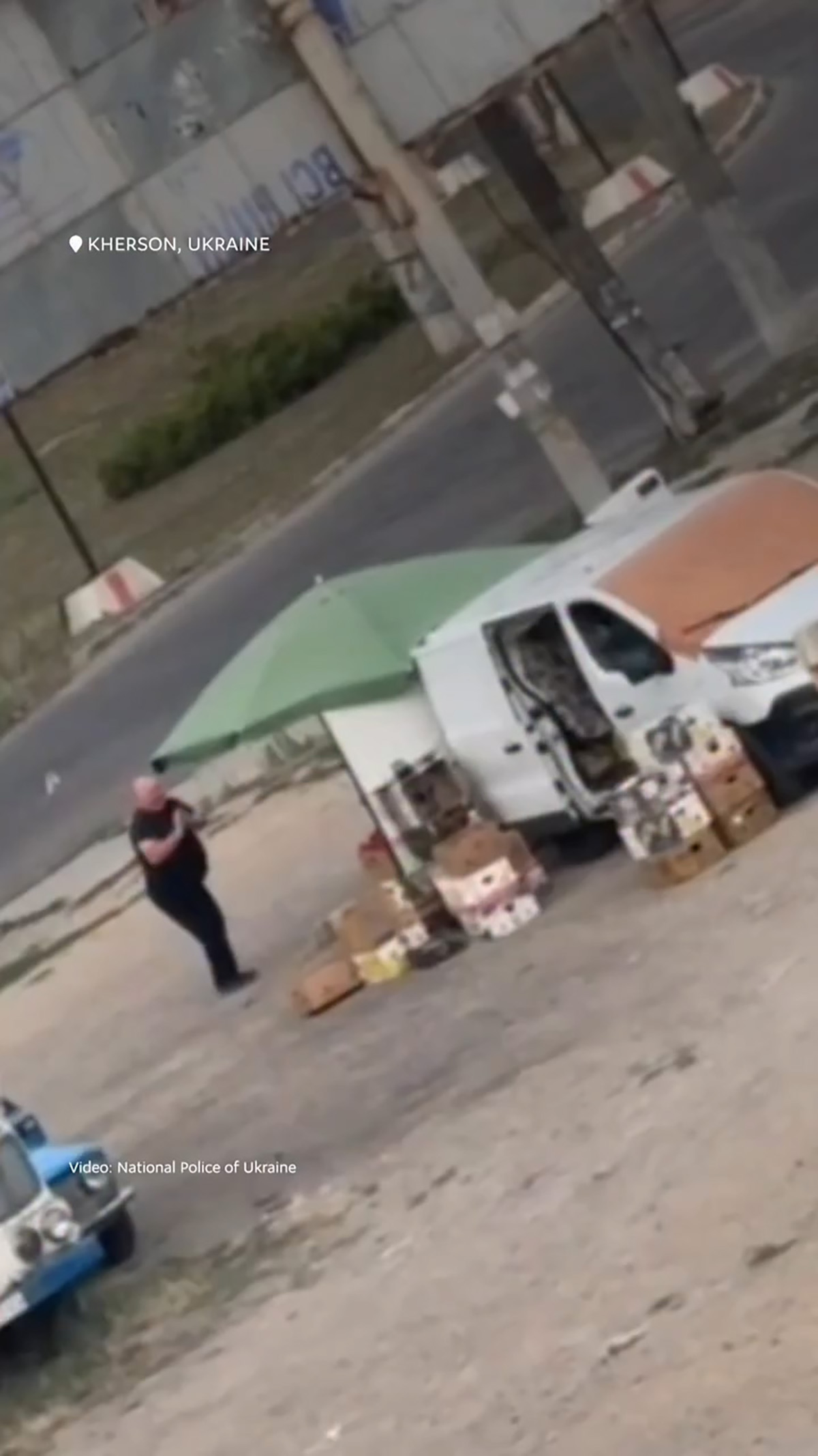 UZNEMIRUJUĆE Dron jurio, pa eksplodirao kod prodavca povrća u Ukrajini! Mislili da je mrtav, dogodilo se čudo