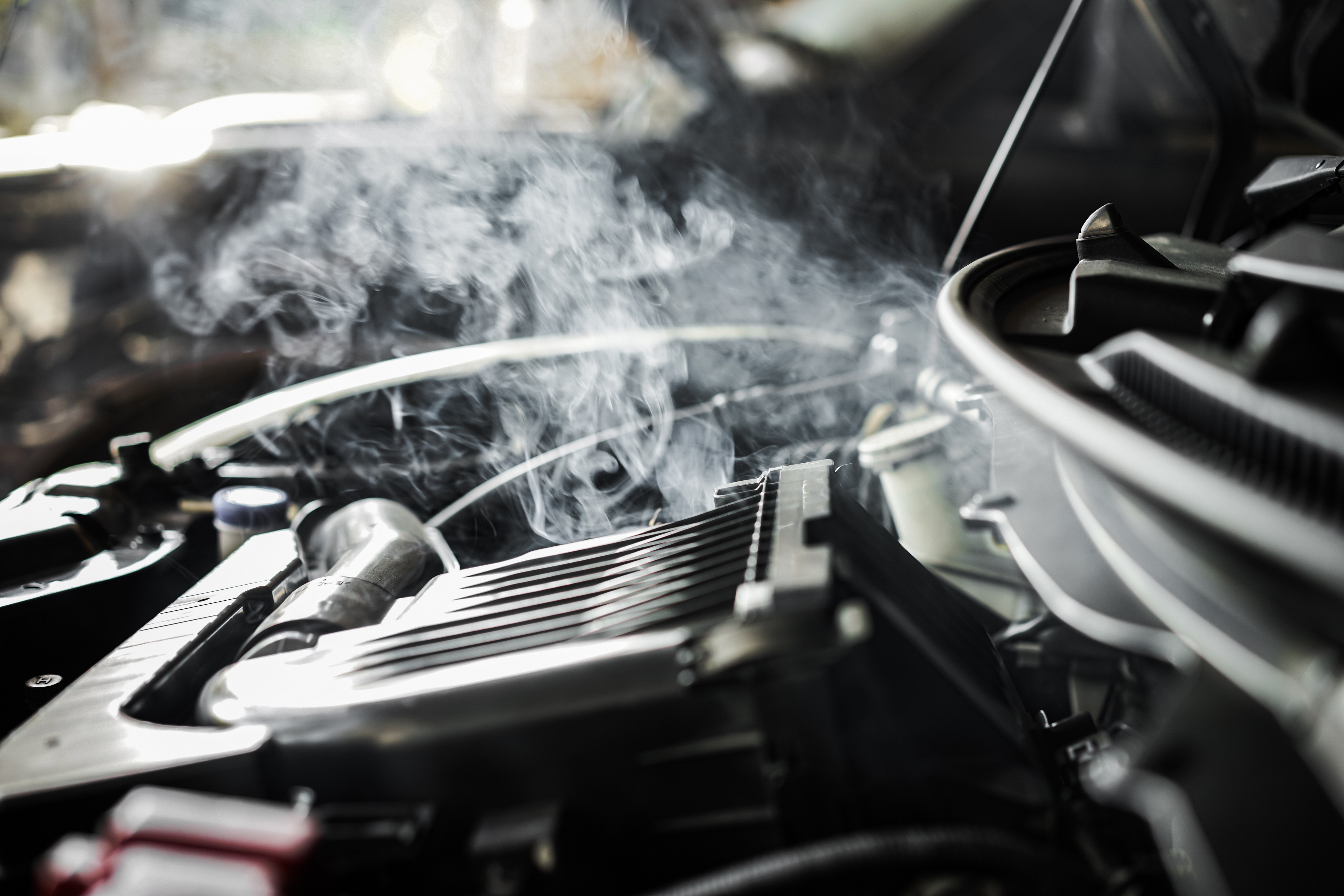 Prokuvao motor zbog AC klime! Ako vidite da kazaljka "beži" hitno uradite 3 koraka, može doći i do POŽARA!