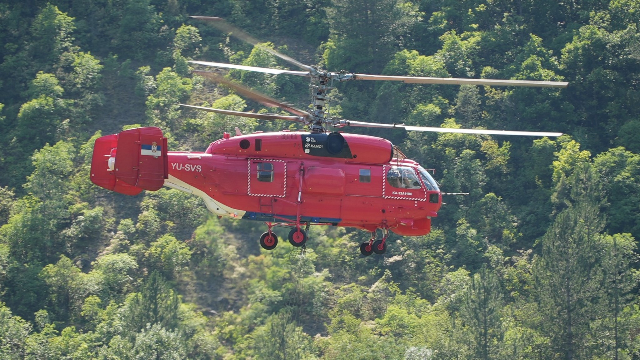 Preko 100 vatrogasaca na terenu, Kamov radi konstantno: Dramatične slike iz doline Ibra, vatra progutala sve