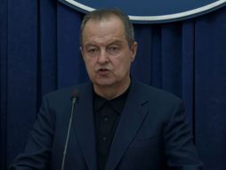 Obrćanje Ministra Dačića, Vlada