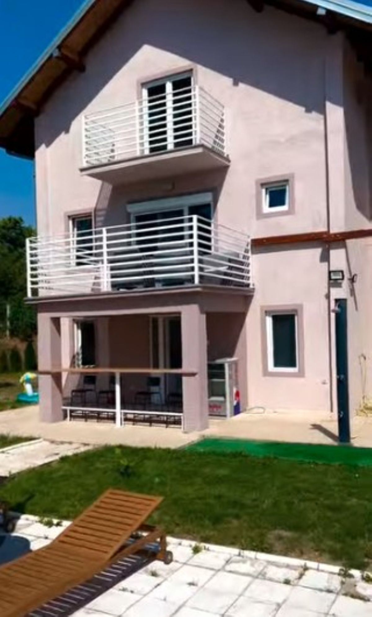 Rijaliti učesnik prodaje kuću: Uložili 200.000 evra u vilu na Kosmaju, a sada otkrio razlog prodaje