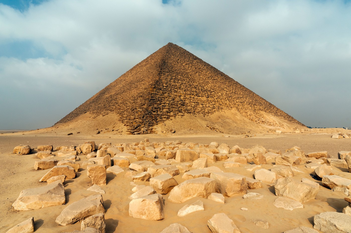 Dve ogromne strukture pored piramide čuvaju tajnu 4.500 godina: Drevni Egipćani su napravili inženjersko čudo?