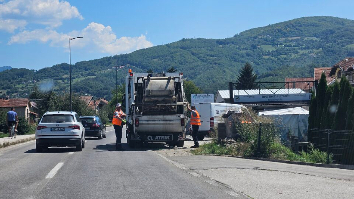 Bravo za ove tihe ulične heroje: Oni u Prijepolju rade i po najvećim vrućinama!
