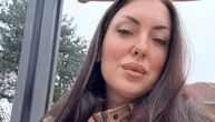 Sandra se iz Beograda preselila na Napoleonovo ostrvo, pa tu upoznala NATO pilota koji je bombardovao Srbiju