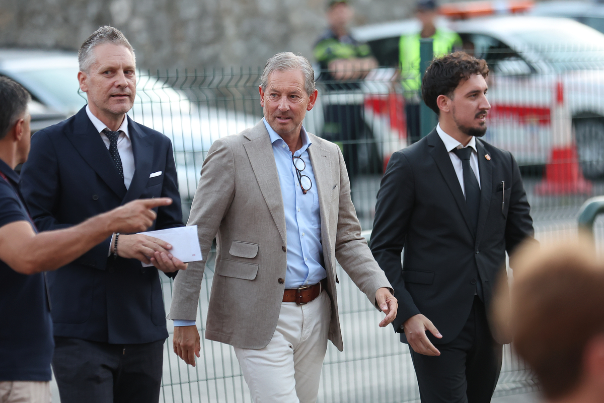 Frank de Bleker na prvom radnom zadatku: Uživo s Marakane kontrolisao suđenje na Zvezda - Novi Pazar
