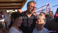 Vučić u Belegišu: Obišao hram, razgovarao sa meštanima i najavio dalja ulaganja