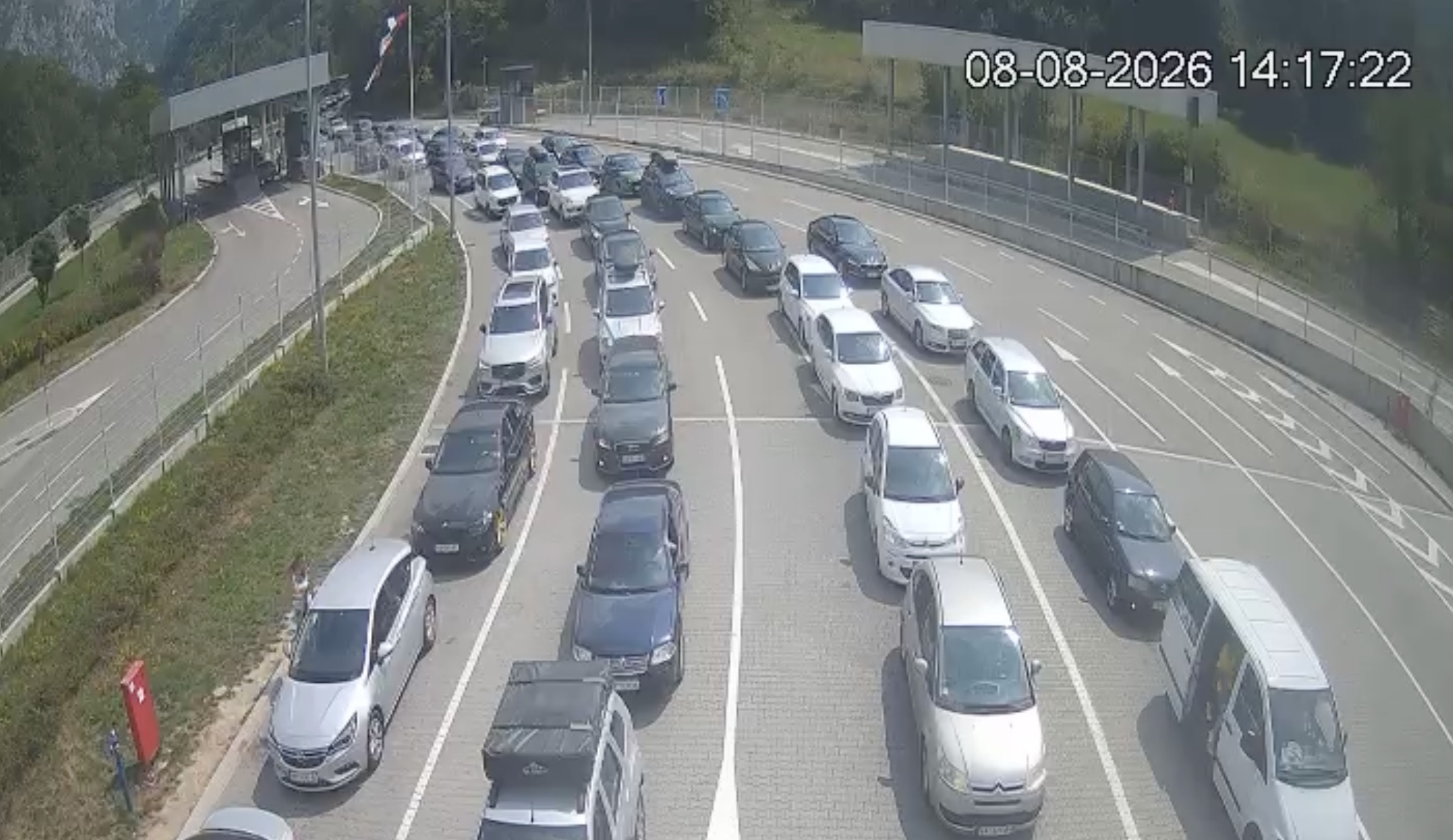 Srbi masovno krenuli na more, granica i putevi zakrčeni: Naoružajte se strpljenjem i opremite vodom