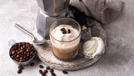 Kafa na 30 stepeni? Ovaj jednostavan trik pretvara je u savršeno letnje osveženje