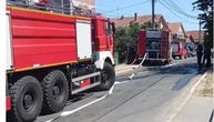 Požar u Kaluđerici: Izgorela dvorišna kuća, vatrogasci se borili sa plamenom