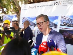 Aleksandar Vučić, obilazak radova, stari železnički most