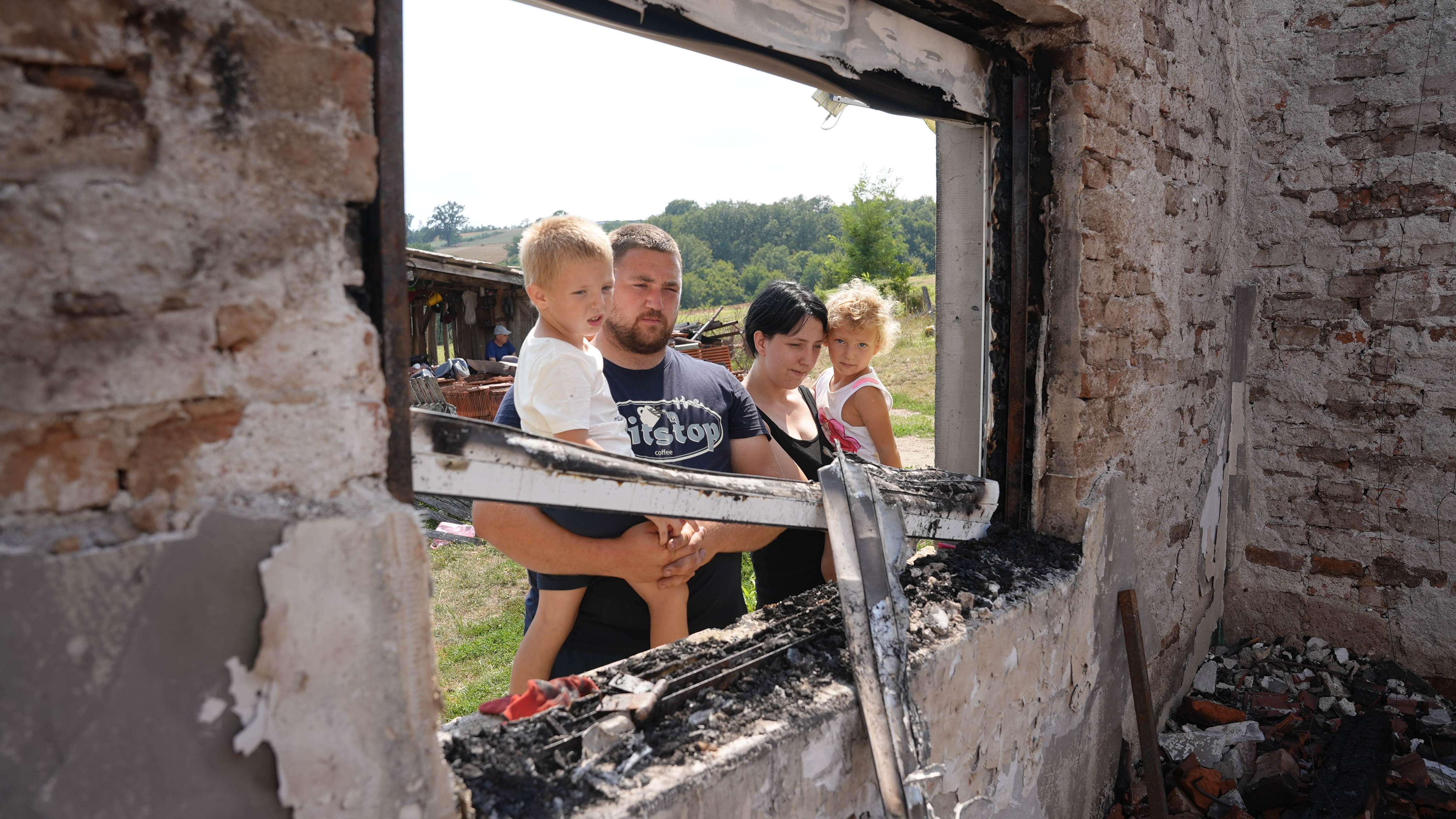 Užas kod Gornjeg Milanovca: Grom kao bomba udario u kuću Pavlovića, prolomio se majčin krik! Krenuo je horor