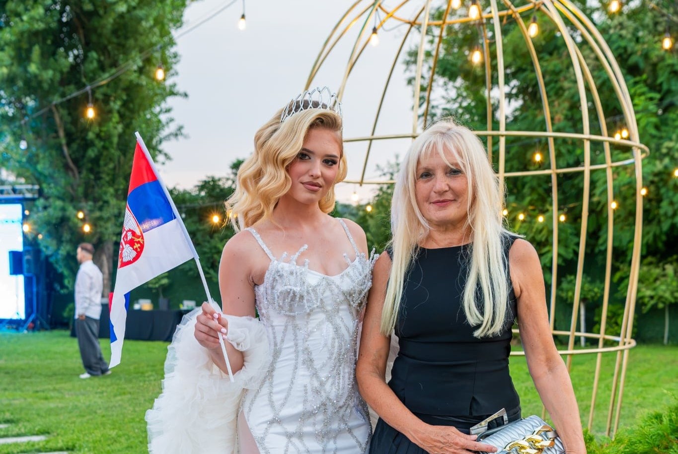 Mis Srbije ispraćena na MIS SVETA: Haljina u kojoj se najlepša Srpkinja bori za najlepšu na svetu oduzima dah